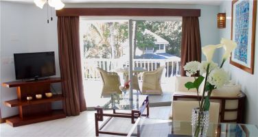 Honeymoon-suite-at-paradise-beach-hotel-roatan